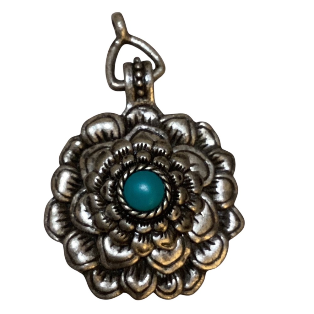 Silver‎ Tone Pewter & Turquoise Flower Pendant Charm detailed southwest style